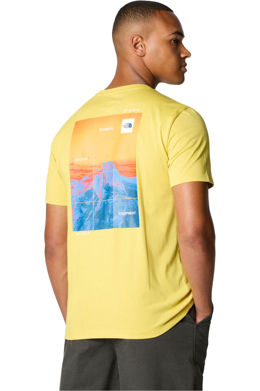 The North Face camiseta montaña manga corta hombre M FOUNDATION HEATGRAPHIC TEE vista trasera