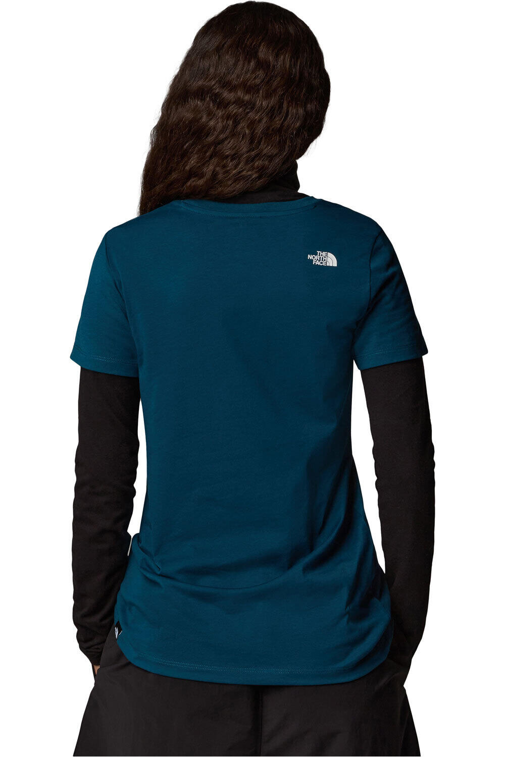 The North Face camiseta montaña manga corta mujer W S/S SIMPLE DOME TEE vista trasera