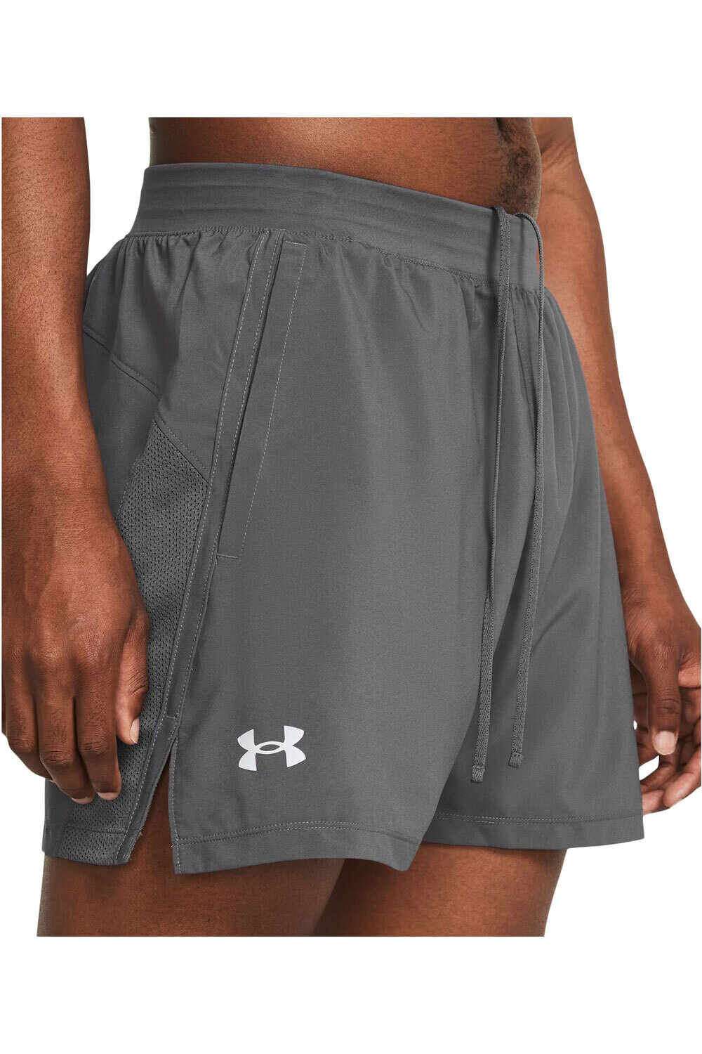 Under Armour pantaloneta técnica hombre UA LAUNCH 5 SHORTS vista detalle