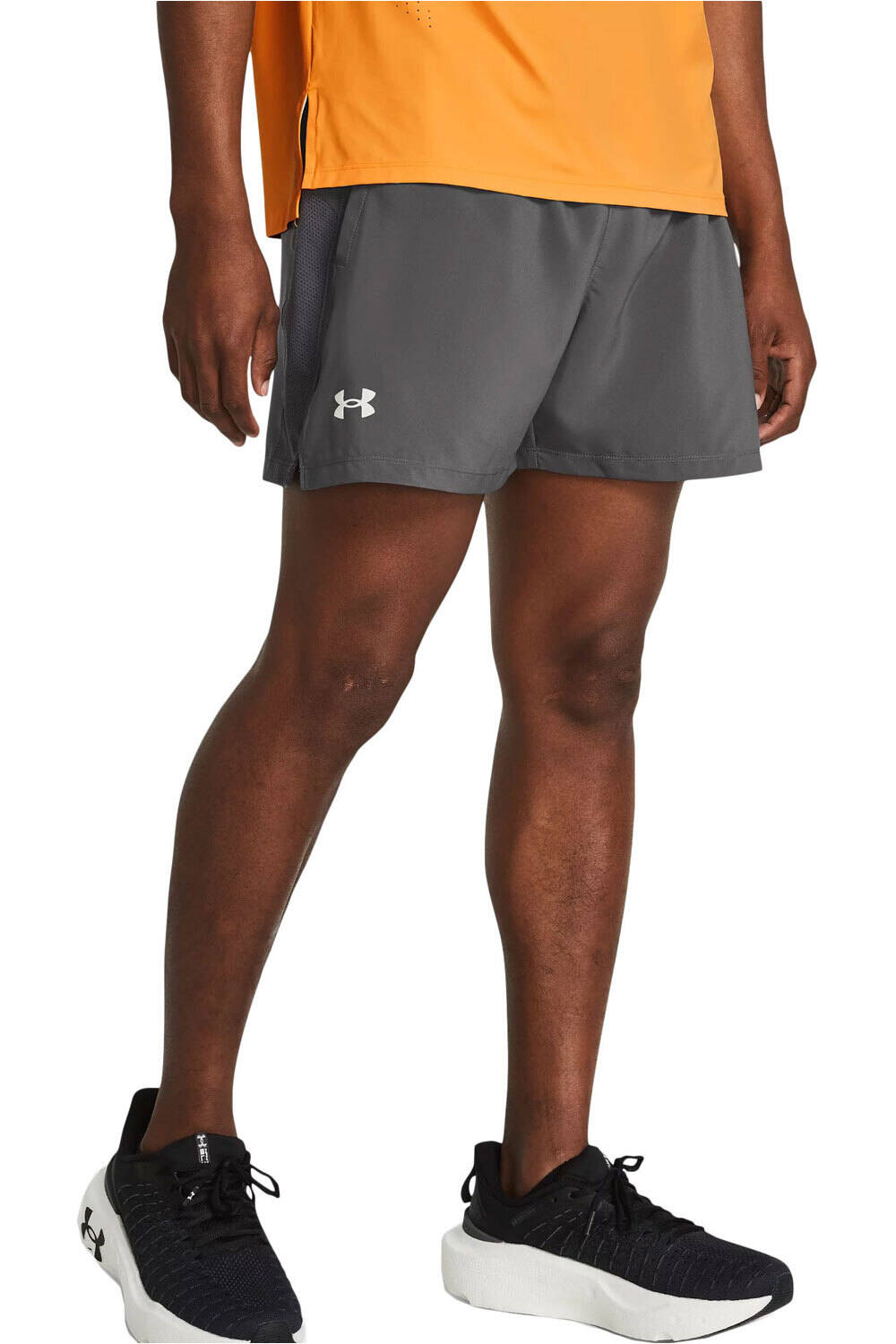 Under Armour pantaloneta técnica hombre UA LAUNCH 5 SHORTS vista frontal