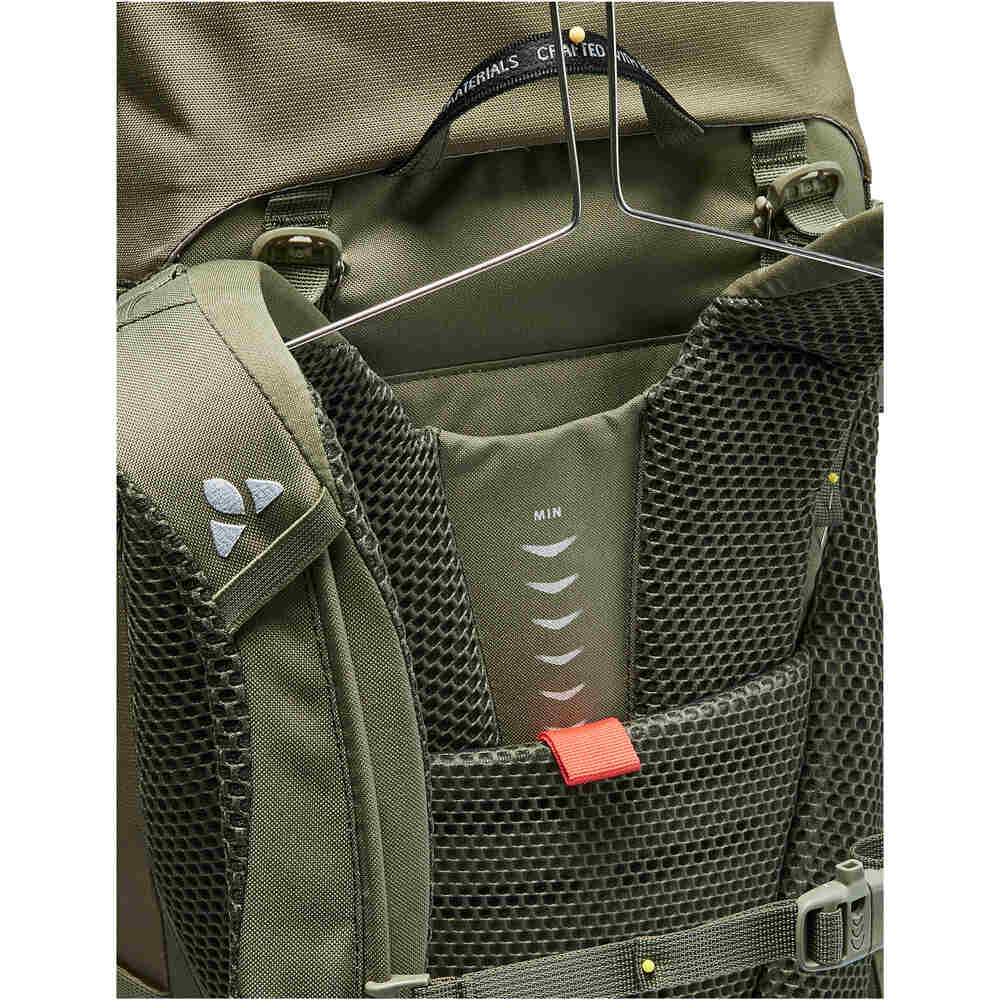 Vaude mochila montaña Asymmetric 42+8 05