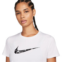 Nike camiseta entrenamiento manga corta mujer W NK ONE SWSH HBR DF SS TOP vista detalle