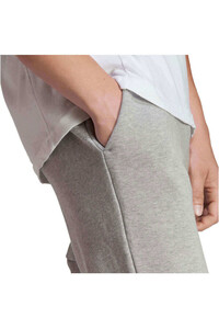 adidas pantalón hombre Essentials French Terry Tapered Cuff Logo vista detalle