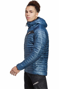 adidas chaqueta outdoor hombre Techrock Year-Round Down con capucha vista detalle