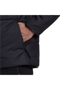 adidas chaqueta outdoor hombre BSC 3 bandas Insulated con capucha vista detalle