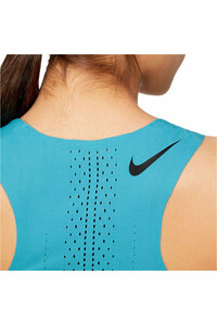 Nike camiseta técnica tirantes mujer W NK DFADV AROSWFT CROP vista detalle