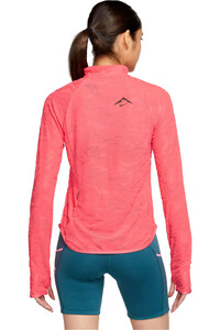 Nike camisetas trail running manga larga mujer W NK TRAIL DF MIDLAYER vista trasera