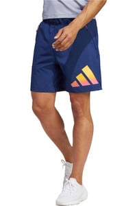 adidas pantalón corto fitness hombre TI 3BAR SHORT 5 vista frontal