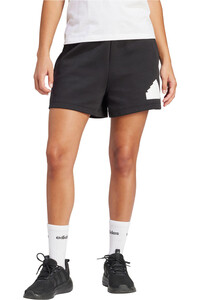 adidas bermuda mujer W FI BOS SHORT vista frontal