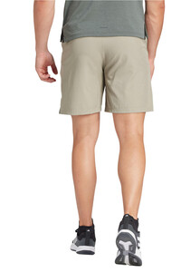 adidas pantalón corto fitness hombre D4T SHORT vista trasera