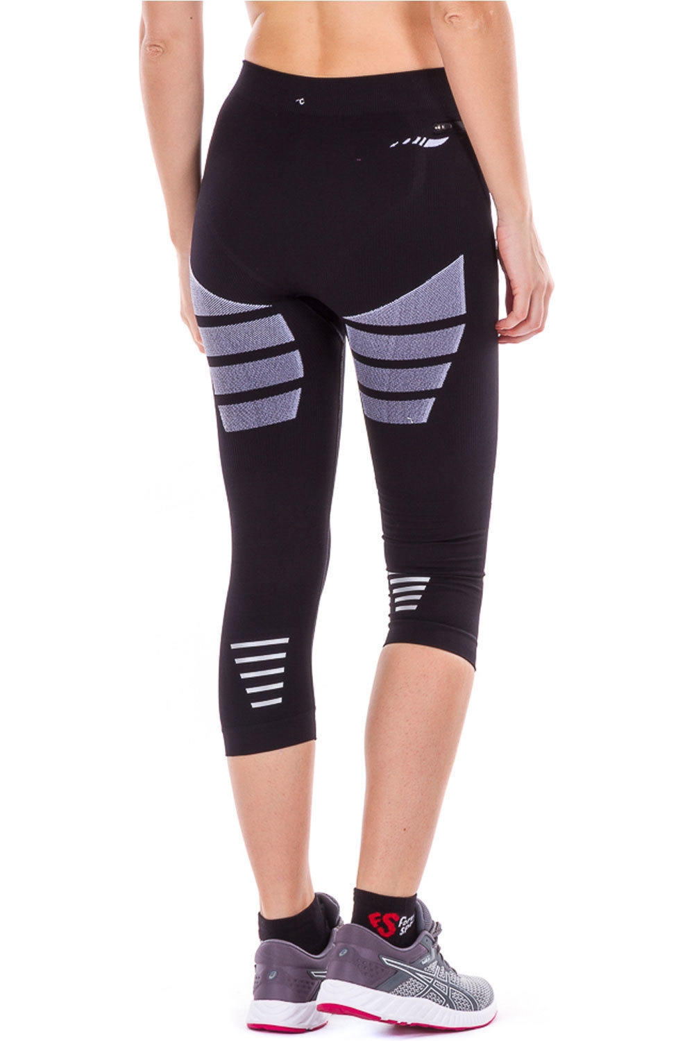 Sportlast malla pirata running mujer COMPRESSION CAPRI TIGHT W vista trasera