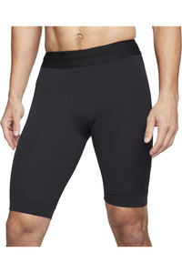 Nike pantalón corto fitness hombre M NK DF SHRT YOGA vista frontal