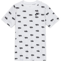 Nike camiseta manga corta niño B NSW SCRIPT NIKE AOP LBR vista frontal