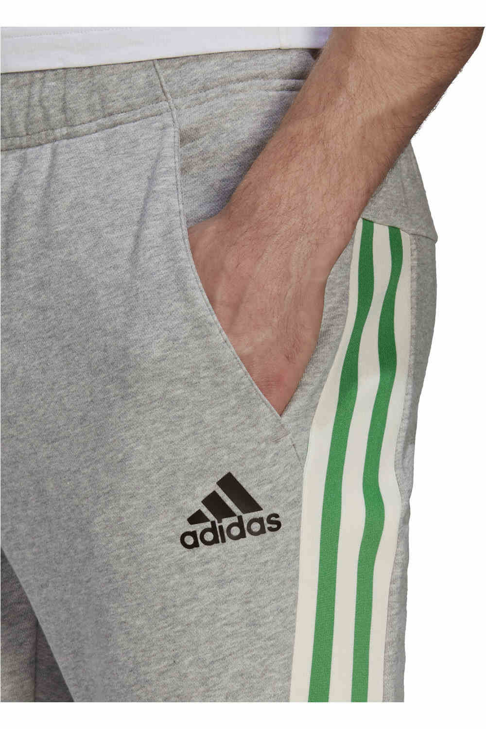 adidas pantalón hombre 3S tape FT Pant vista detalle