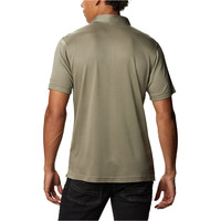 Columbia camiseta montaña manga corta hombre Sun Ridge  Polo II vista detalle