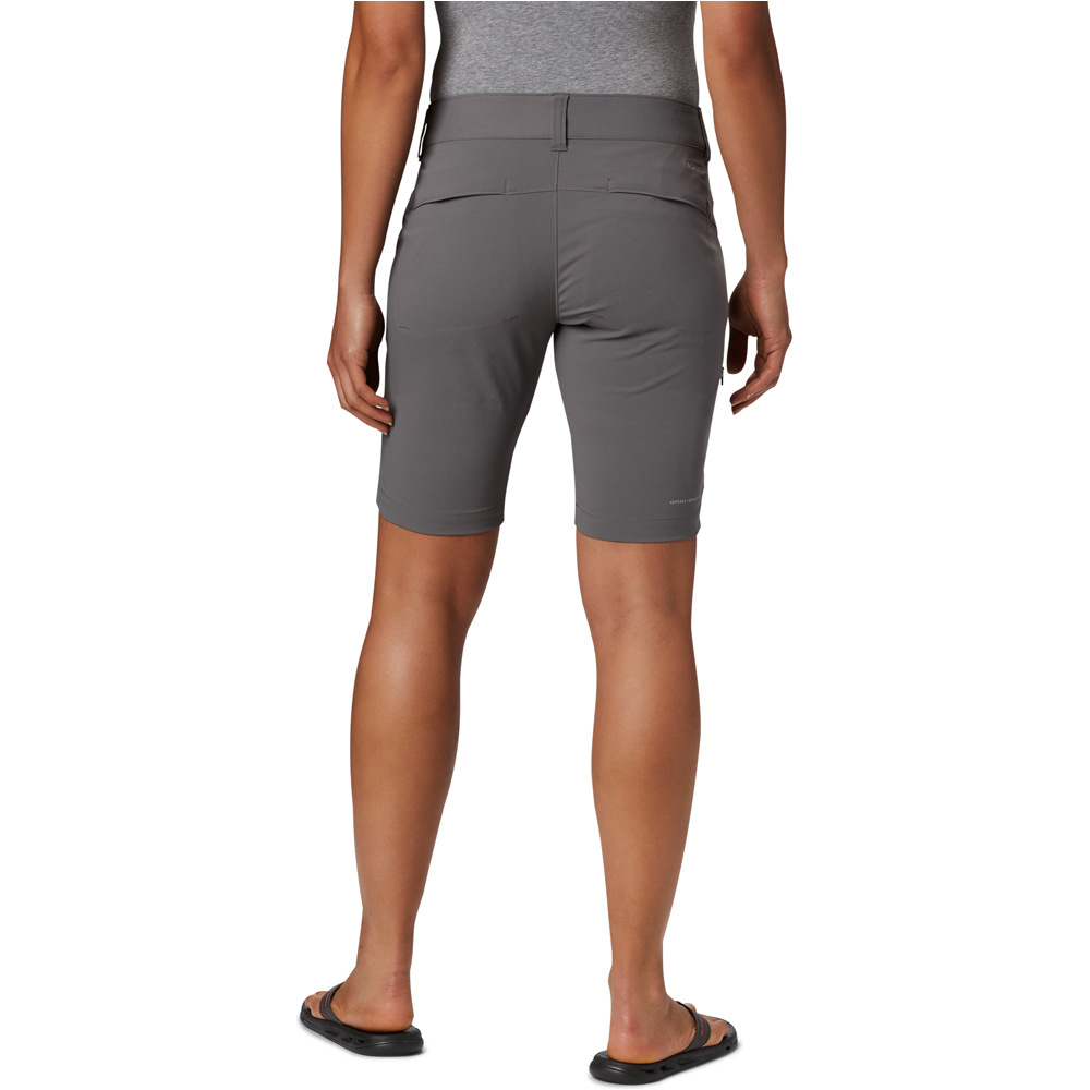 Columbia pantalón corto montaña mujer Saturday Trail  Long Short 03