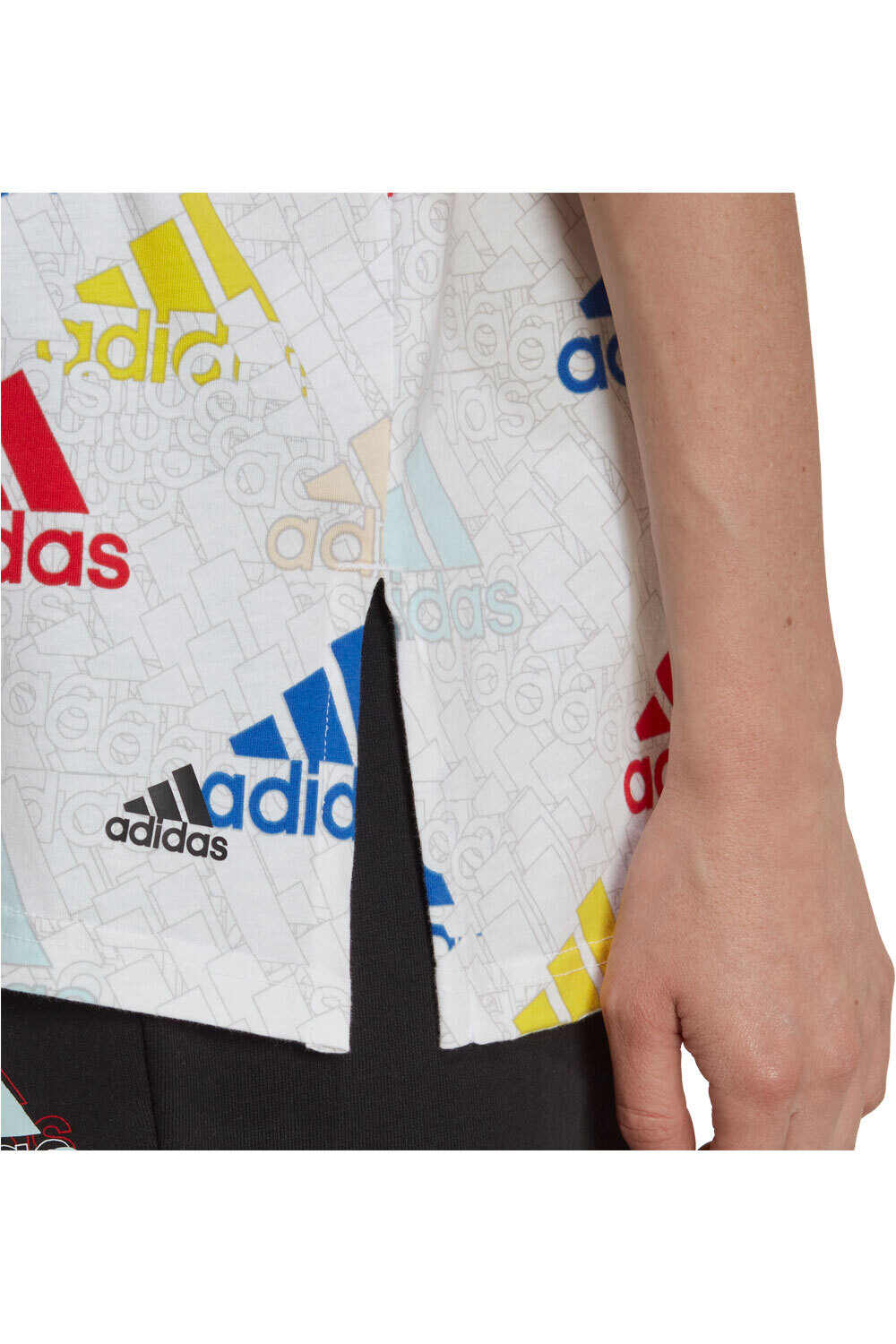 adidas camiseta manga corta mujer Essentials Multi-Colored Logo Boyfriend 03