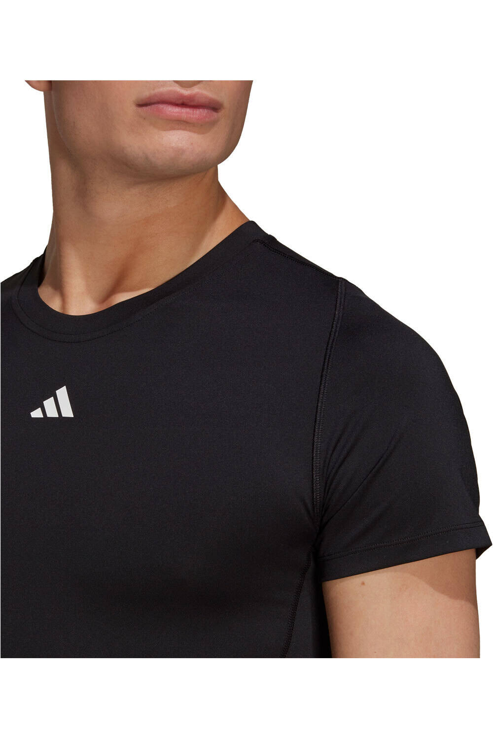 adidas camiseta térmica manga corta hombre Techfit Training vista detalle