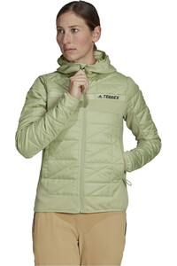 adidas chaqueta outdoor mujer Terrex Multi Primegreen Hybrid Insulated vista frontal