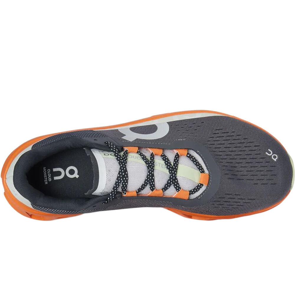 On zapatilla running hombre CLOUDMONSTER vista trasera