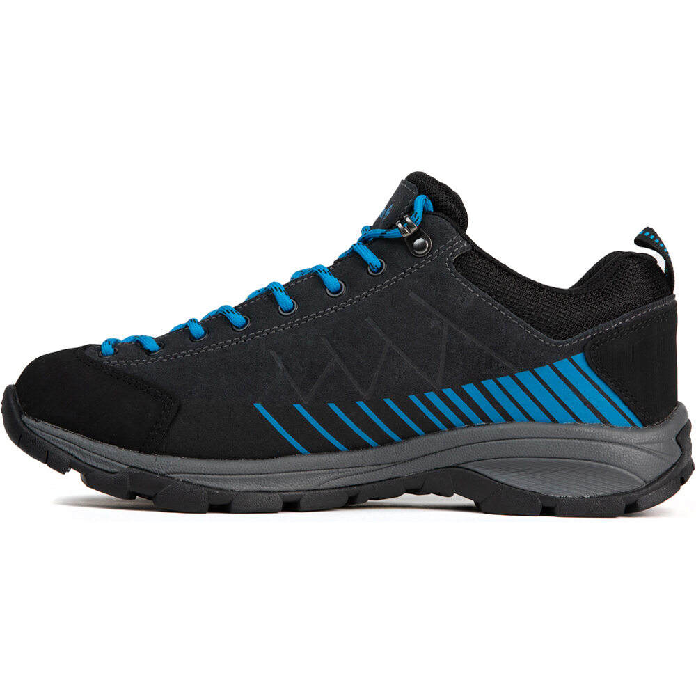 Izas zapatilla trekking hombre AVA lateral interior