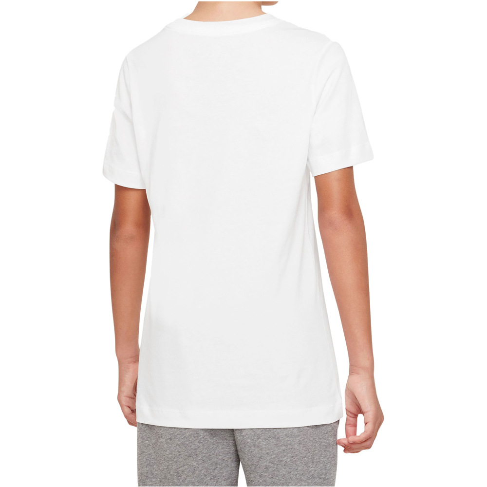 Nike camiseta manga corta niño X_U NSW TEE CORE BRANDMARK 2 04