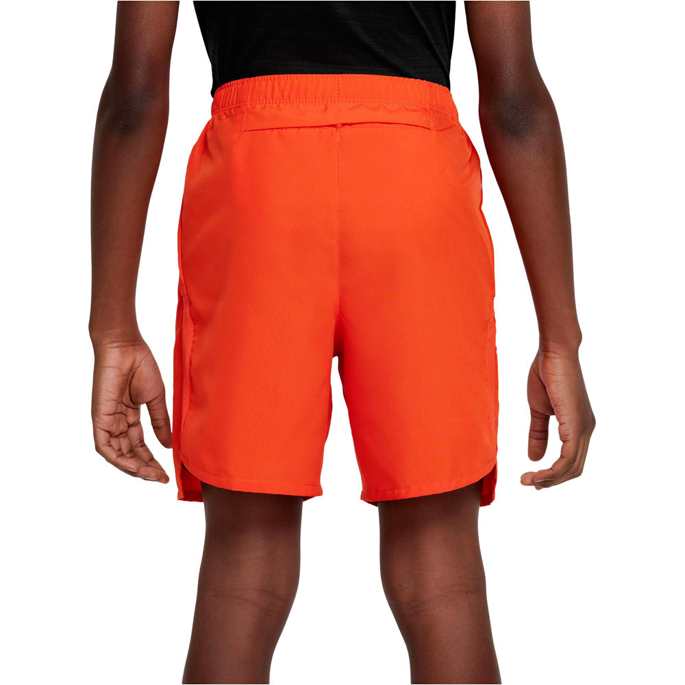 Nike pantaloneta técnica niño B NK CHALLENGER SHORT vista trasera