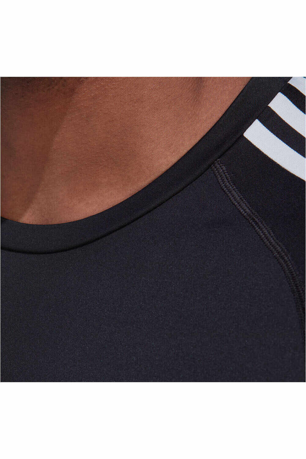 adidas camiseta fitness hombre Techfit Training 3 bandas de manga larga vista detalle