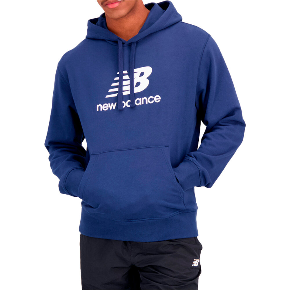 New Balance sudadera hombre Essentials Stacked Logo FT Hoodie vista frontal