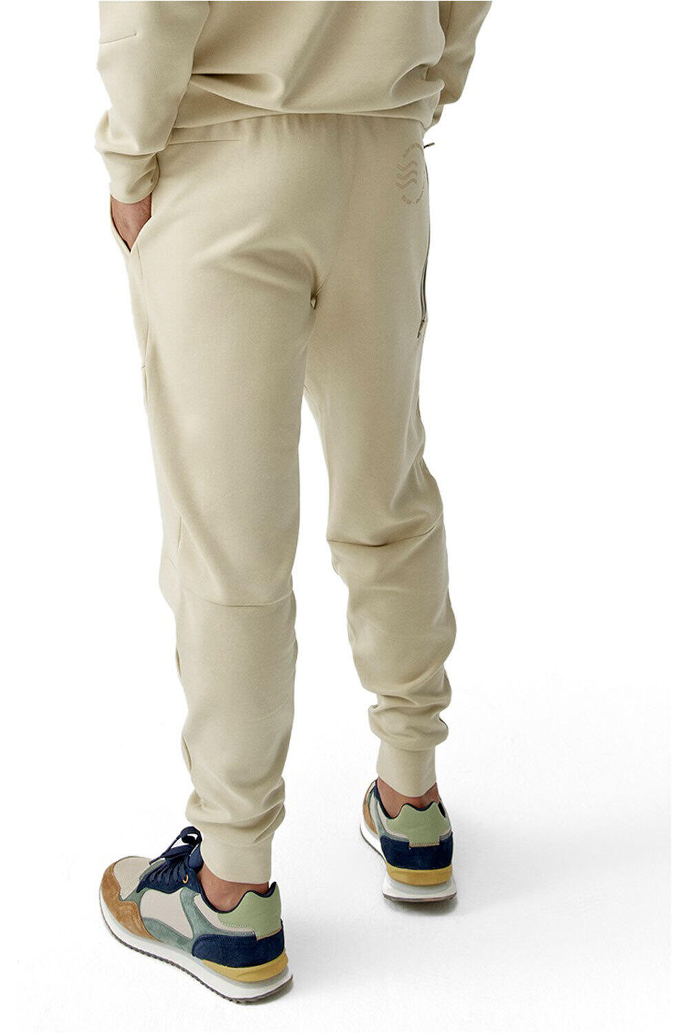 Born Living Yoga pantalón hombre Joggers Waikato vista trasera