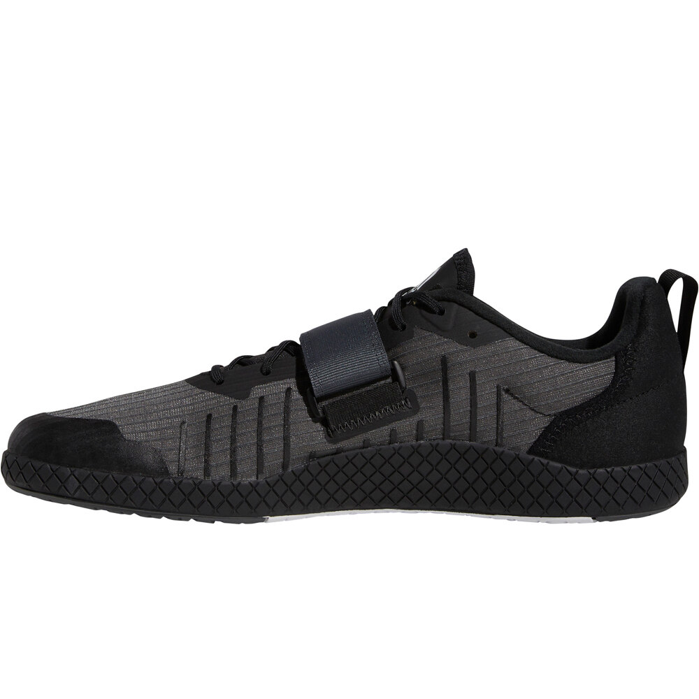 adidas zapatilla cross training hombre The Total puntera