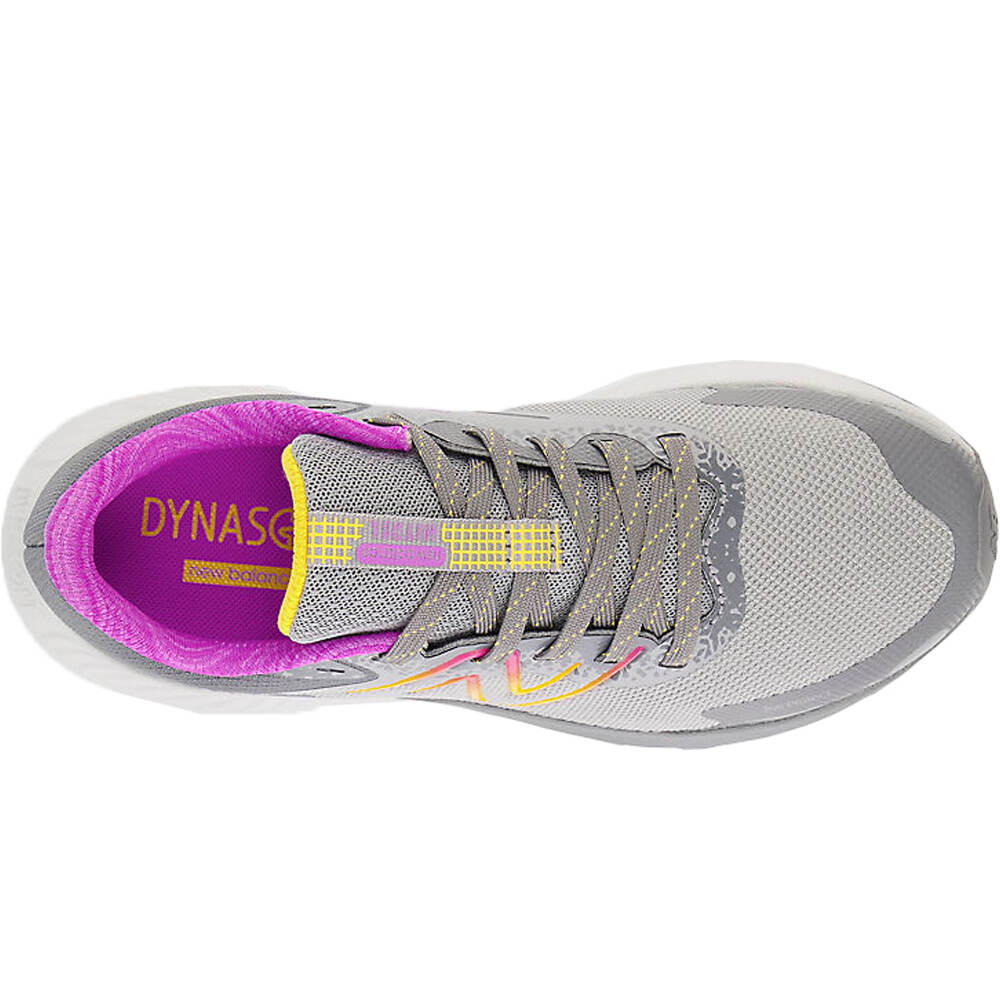 New Balance zapatillas trail mujer DynaSoft Nitrel v5 vista trasera