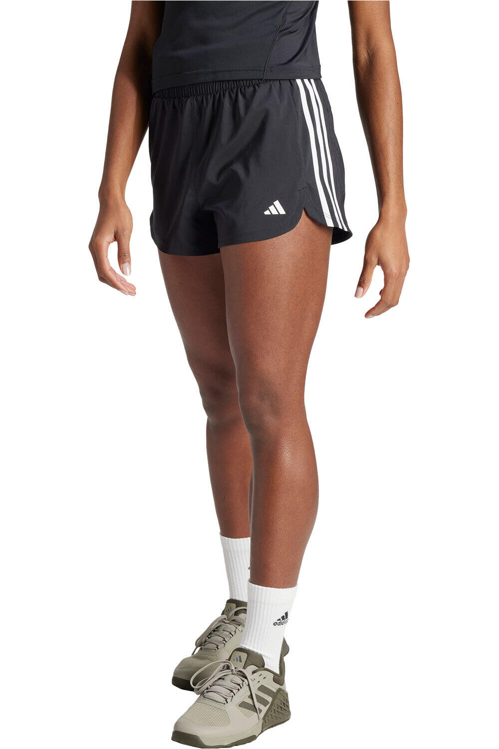 adidas pantalones y mallas cortas fitness mujer PACER WVN HIGH vista frontal